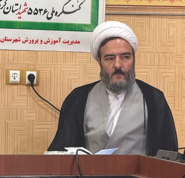 خانواده و آموزش و پرورش دو عنصر کلیدی در تربیت فرزندان هستند